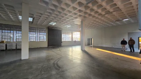 5A Fountain Rd, Eastleigh has a 1000m² Warehouse Available To Let (11)